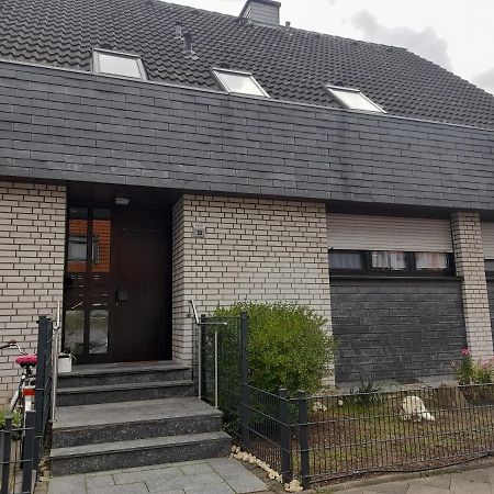 Messe Flughafen Apartman Düsseldorf Kültér fotó