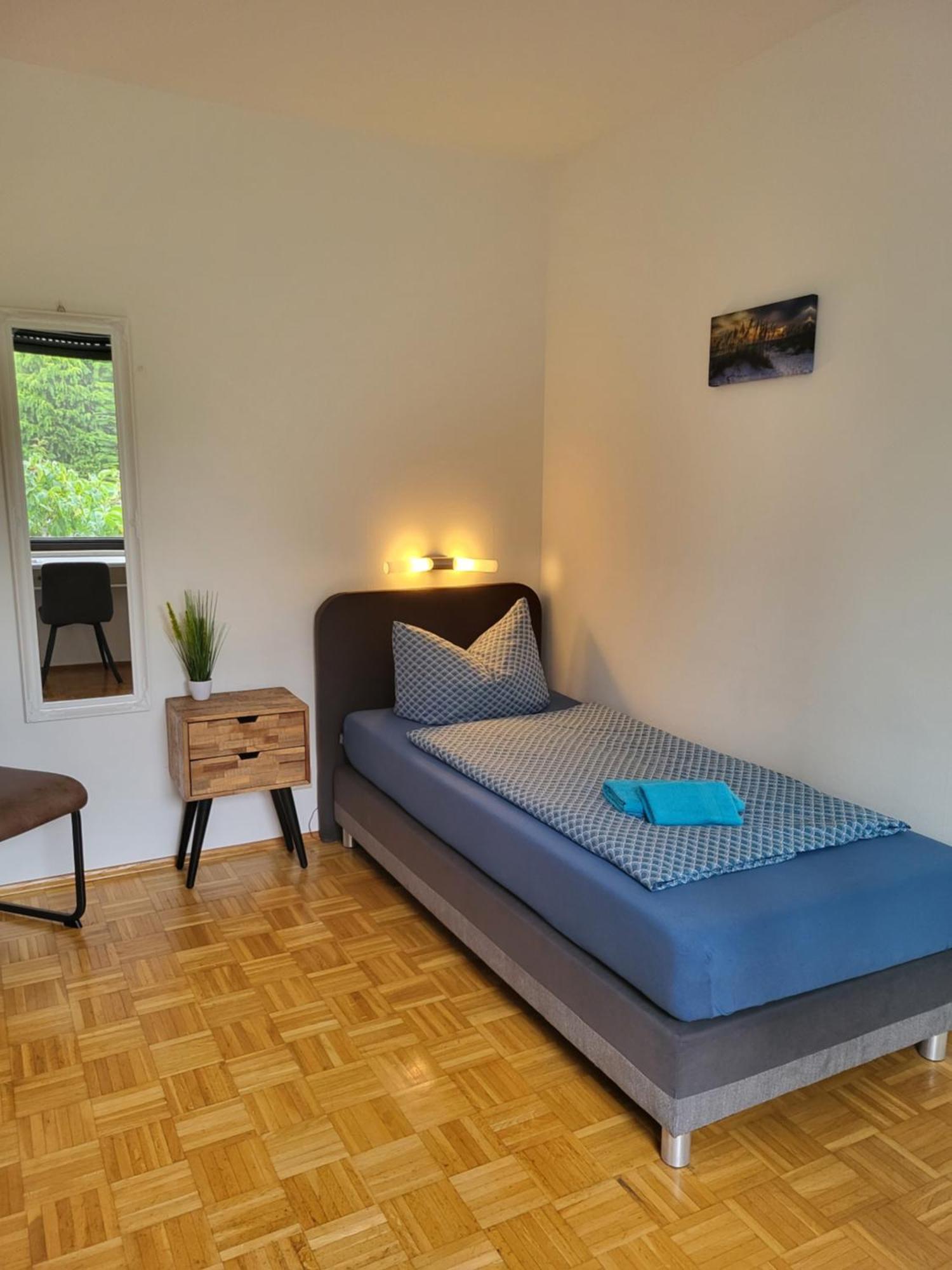 Messe Flughafen Apartman Düsseldorf Kültér fotó