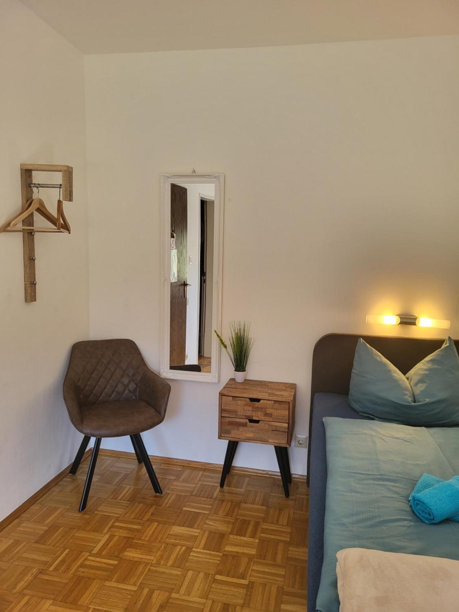 Messe Flughafen Apartman Düsseldorf Kültér fotó
